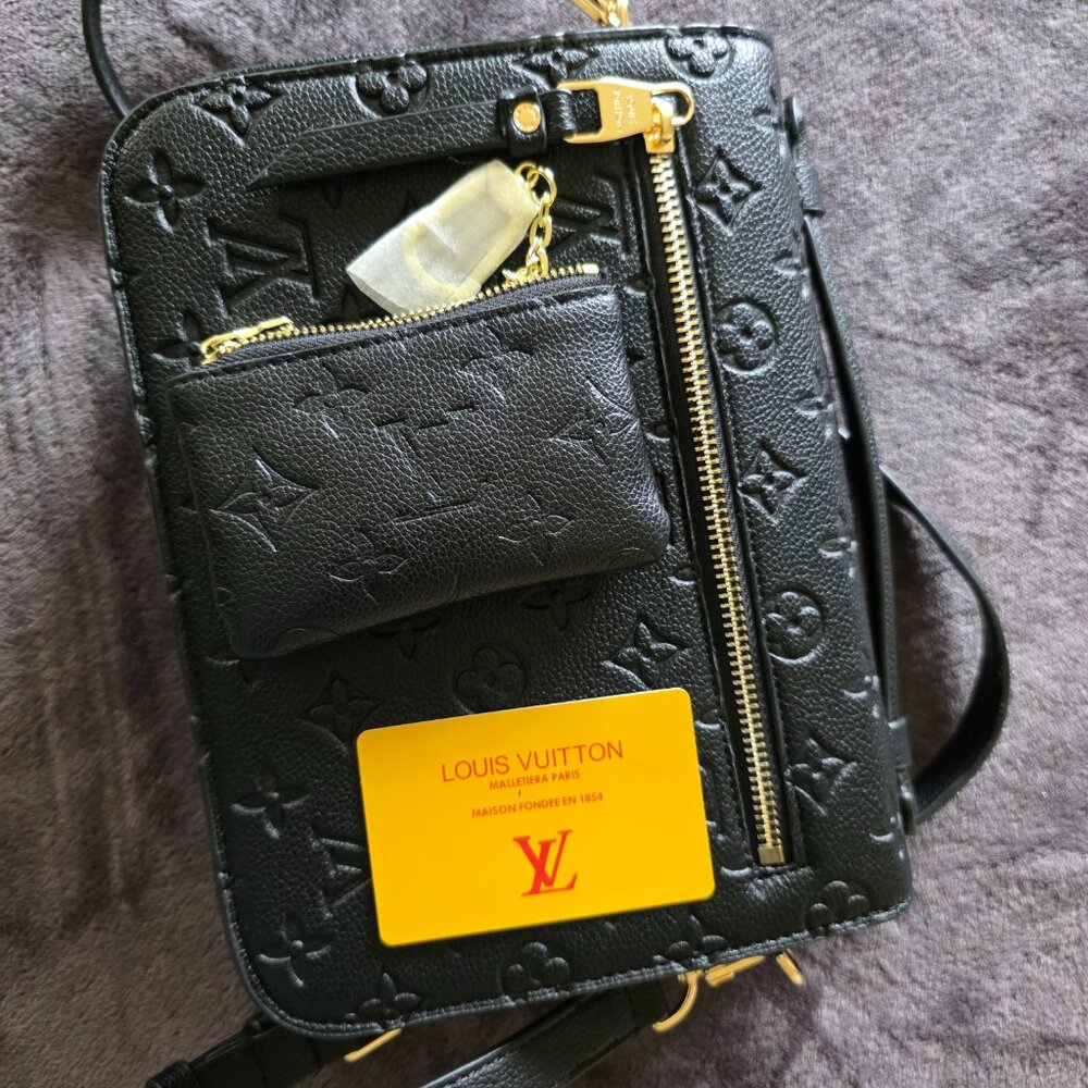 Louis Vuitton - Picture 2 of 16